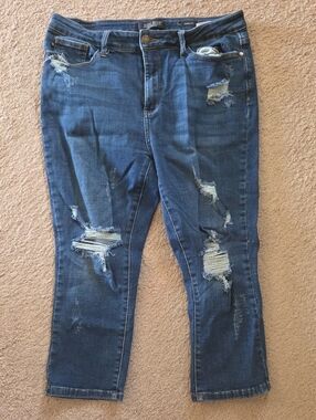 Judy Blue Distressed Dark Blue Womens Capris, Size 13/31
